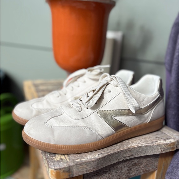 Dolce vita Cream Sneakers - Picture 4 of 6